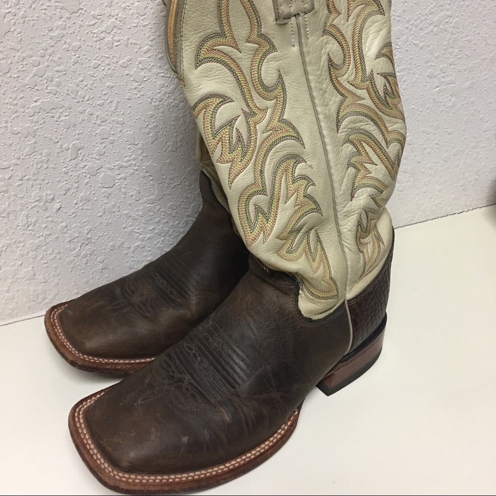 Justin boots size 6 C.